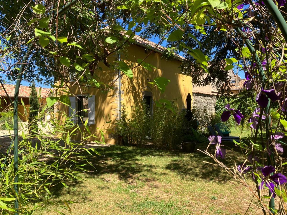 Le Clos De Quintaine Gites De Charme Clesse  Exterior photo